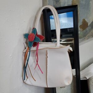 Mellow World White Tote with 3D Flower